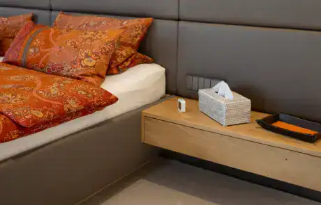 Nachttisch Schlafzimmer Privatkunde ullmann tischlerei Oldenburg Bett mit Kopfteil & Nachtisch Massivholz Eiche Massivholz
