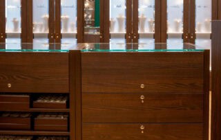 5 Einbauschrank Schaufenster Juwelier Jakob, Oldenburg 5 Einbauschrank Schaufenster Juwelier Jakob, Oldenburg