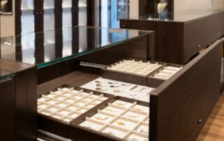 7 Tresenanlage Juwelier Jakob, Oldenburg 7 Tresenanlage Juwelier Jakob, Oldenburg