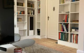 Bücherregal in Weißlack