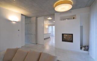 Gleittür aus Holz in weiß