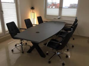 Konferenztisch, SIQNUM Versicherungs- und Finanzmakler GmbH, 26180 Rastede