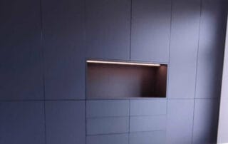 Einbauschrank Dekor dunkelgrau Einbauschrank Dekor dunkelgrau mit indirektem Licht und push-to-open Fronten