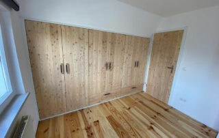 Einbauschrank Kiefer passend zur Zimmertür Einbauschrank Kiefer passend zur Zimmertür