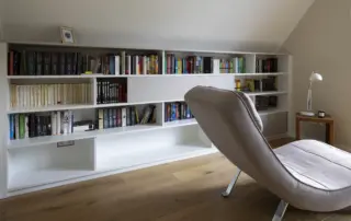 Highboard Bücherregal weiß anthrazit Ruheraum ullmann tischlerei Oldenburg
